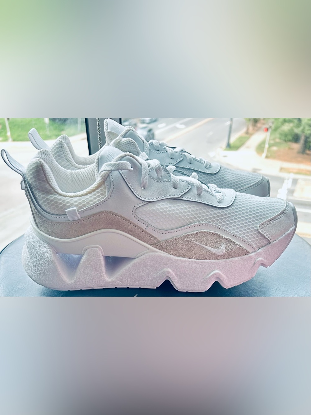 Nike RYZ 365 II White/Pure(Women Size 8, Men 6)
